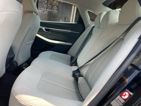 Used 2023 Hyundai Sonata SE FWD image 11