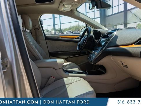 Used 2017 Lincoln MKC Select w/ Lincoln MKC Climate Package FWD image 23