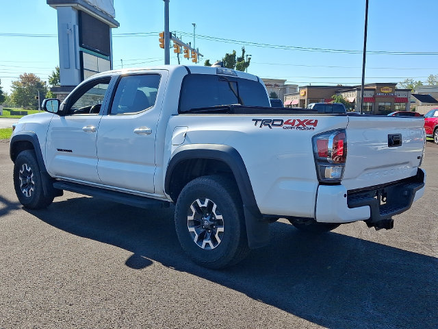 Used 2021 Toyota Tacoma TRD Off-Road w/ Technology Package AWD/4WD image 4