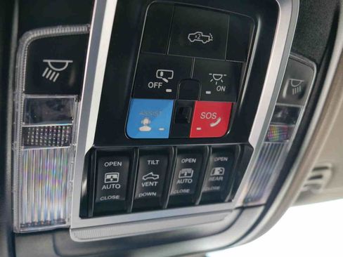 Used 2025 RAM 1500 Limited AWD/4WD image 41