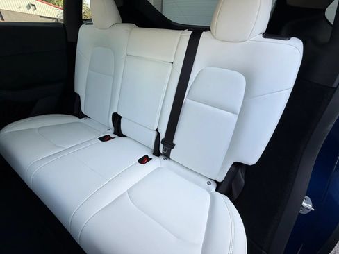 Used 2023 Tesla Model Y Long Range AWD/4WD image 19