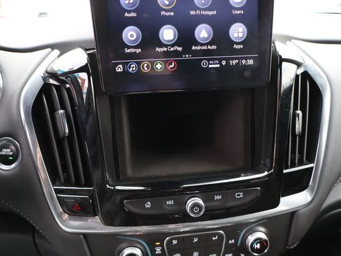 Used 2023 Chevrolet Traverse LT image 23