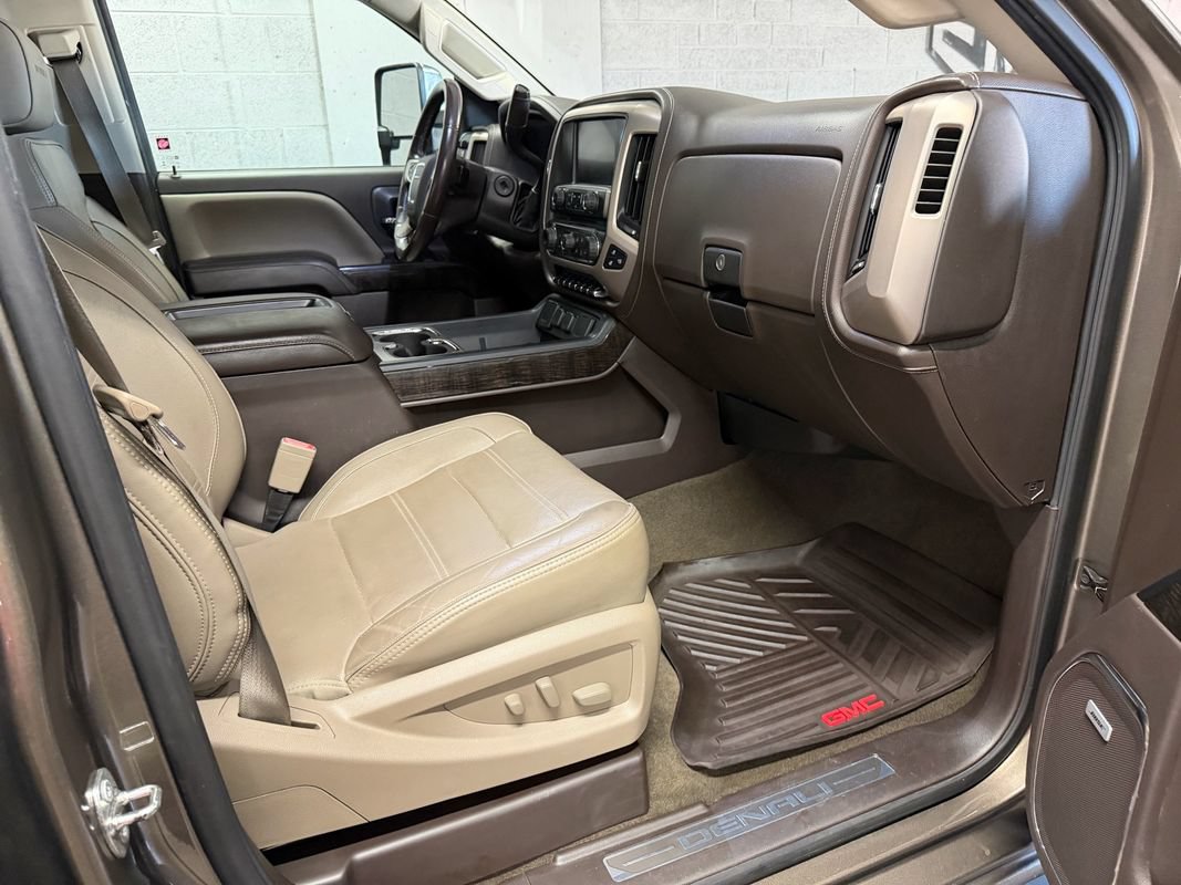 Used 2015 GMC Sierra 2500 Denali w/ Duramax Plus Package AWD/4WD image 26