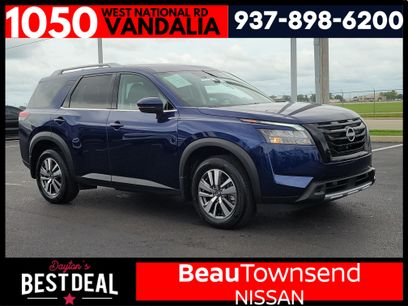 Used 2025 Nissan Pathfinder SL w/ Black Appearance Package