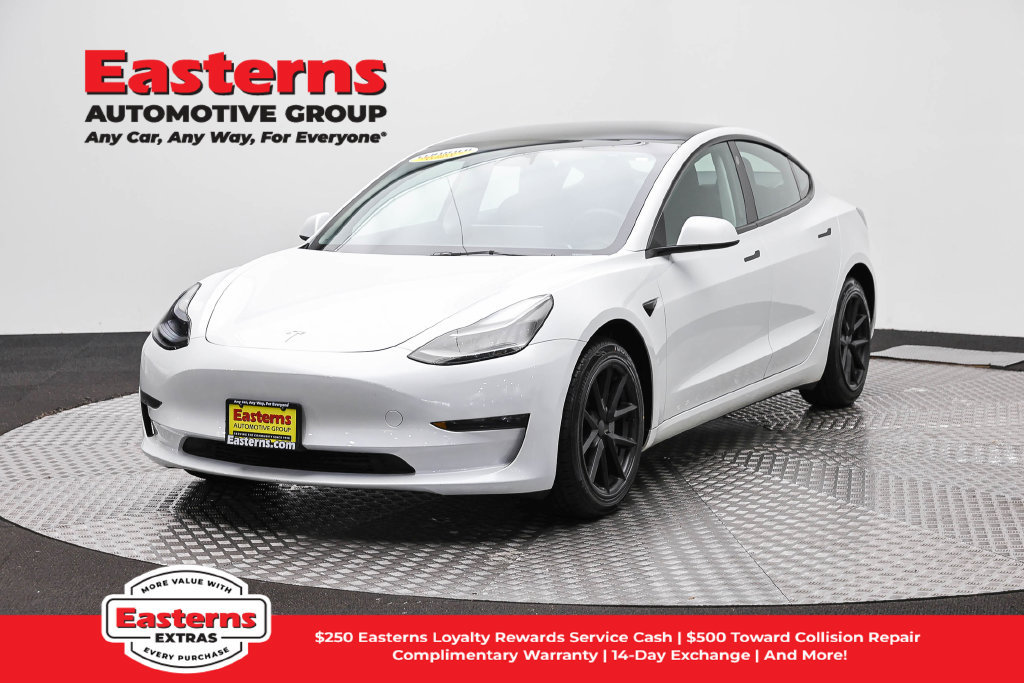 Used 2023 Tesla Model 3 Standard Range RWD image 1