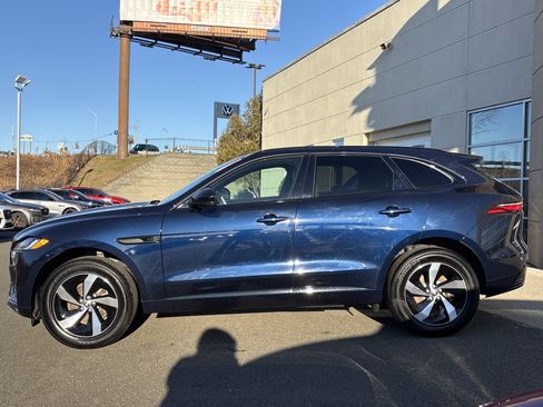 Certified 2025 Jaguar F-PACE R-Dynamic S image 5