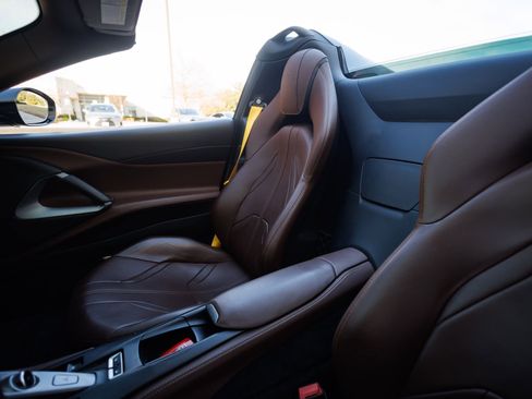 Used 2021 Ferrari 812 GTS image 42