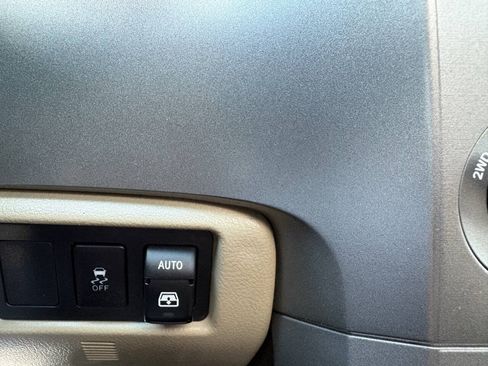 Used 2015 Toyota Sequoia SR5 AWD/4WD image 36