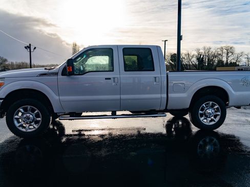 Used 2014 Ford F250 Lariat w/ Lariat Interior Package image 11