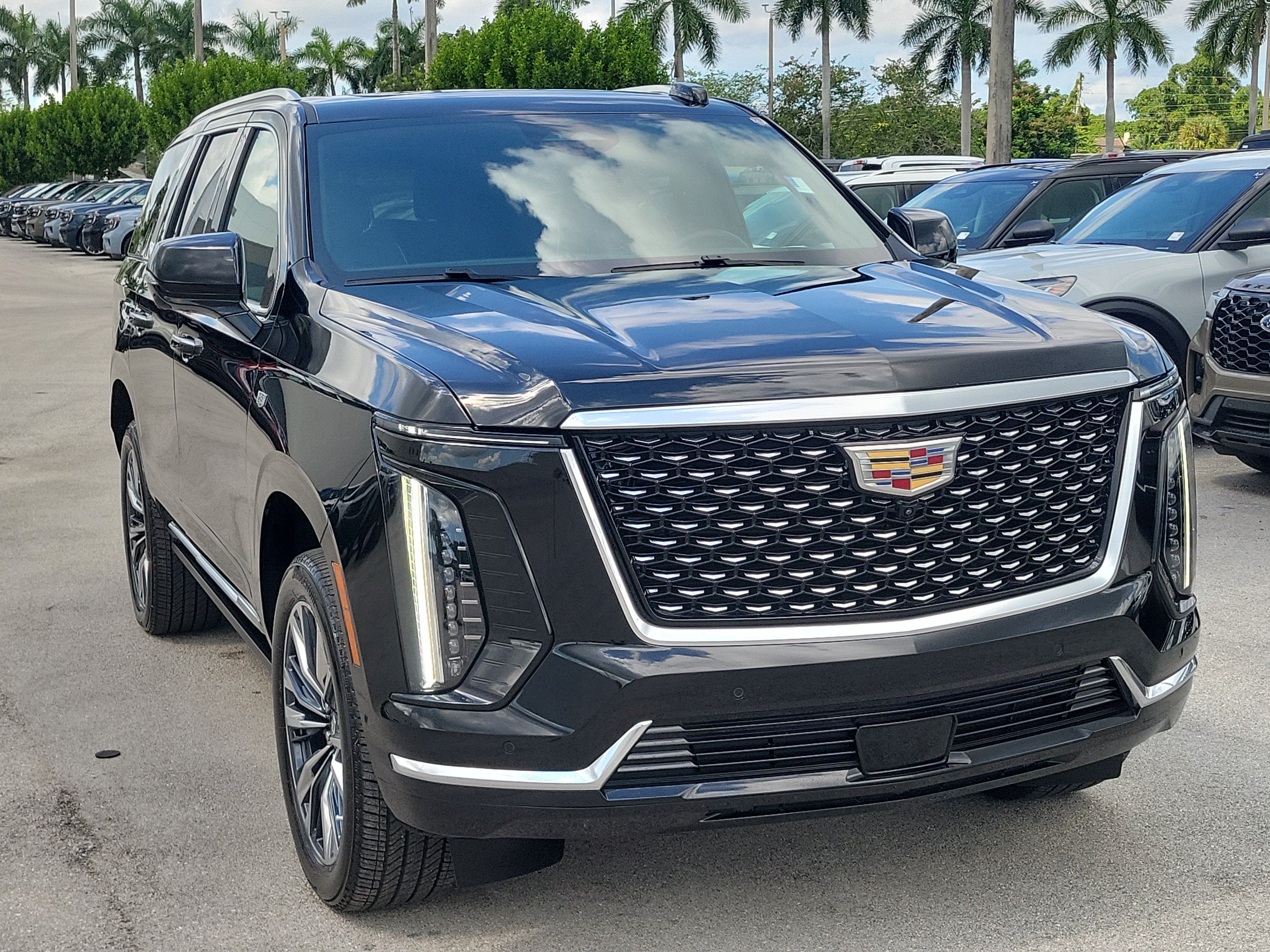 Used 2025 Cadillac Escalade Premium Luxury w/ Touring Package AWD/4WD image 3