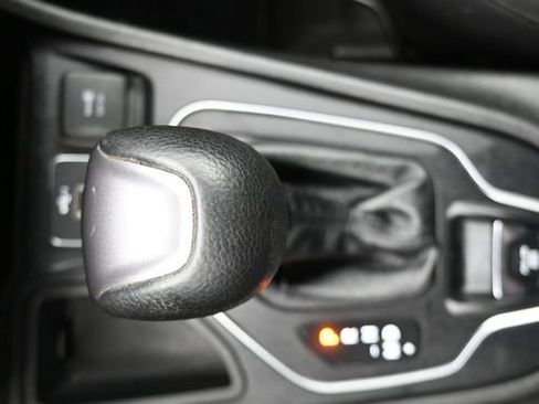 Used 2020 Jeep Cherokee Latitude image 9