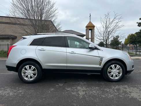Used 2011 Cadillac SRX Luxury image 6