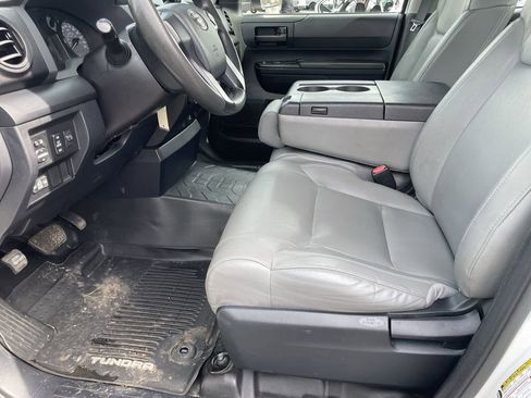 Used 2017 Toyota Tundra SR image 9