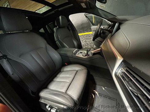 Used 2022 BMW X6 xDrive40i AWD/4WD image 25
