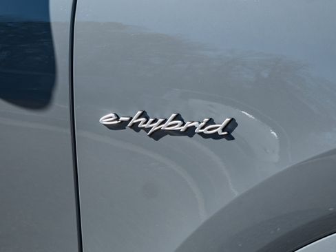 New 2026 Porsche Cayenne E-Hybrid AWD/4WD image 14