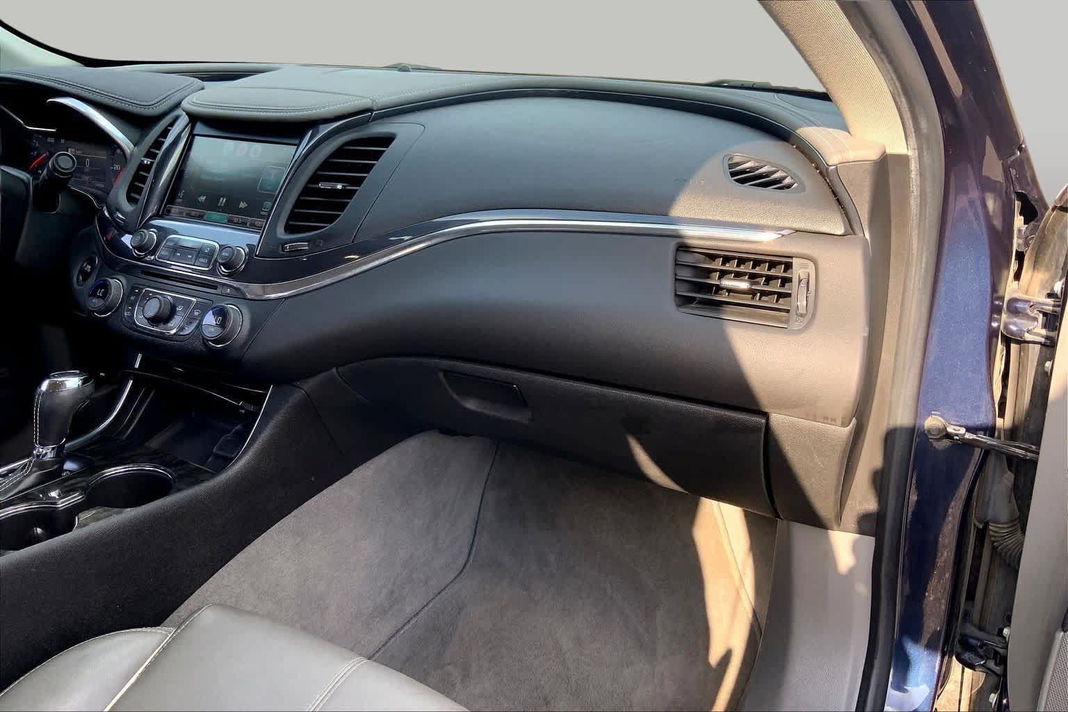 Used 2015 Chevrolet Impala LTZ FWD image 19