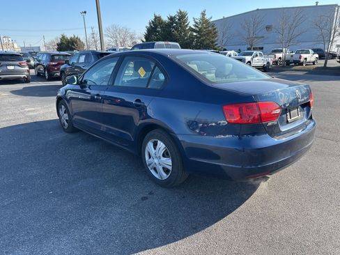 Used 2012 Volkswagen Jetta SE FWD image 4