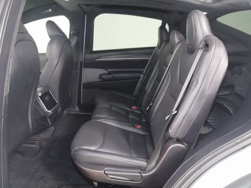 Used 2022 Tesla Model X image 58