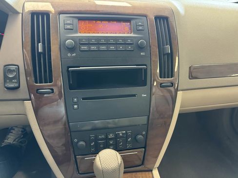 Used 2005 Cadillac STS V8 w/ Preferred Equipment Group image 16