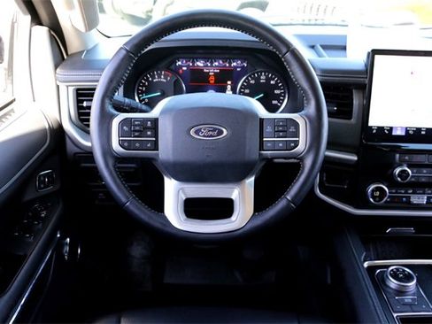 Used 2024 Ford Expedition Max XLT image 29