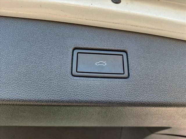 Used 2024 Volkswagen Tiguan SE AWD/4WD image 7