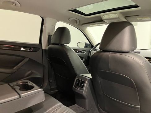 Used 2014 Volkswagen Passat TDI SEL Premium FWD image 43
