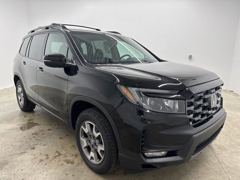 Used 2023 Honda Passport TrailSport image 3