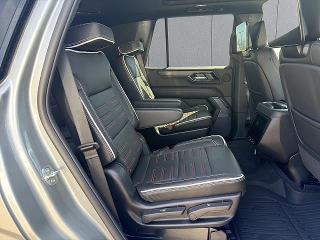 Used 2025 GMC Yukon AT4 Ultimate w/ LPO, Illumination Package AWD/4WD image 18