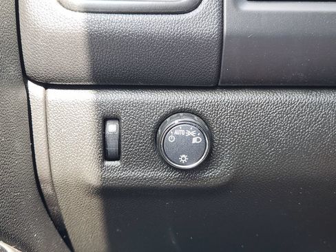 Used 2022 Chevrolet Colorado LT w/ Fleet Safety Package RWD image 21