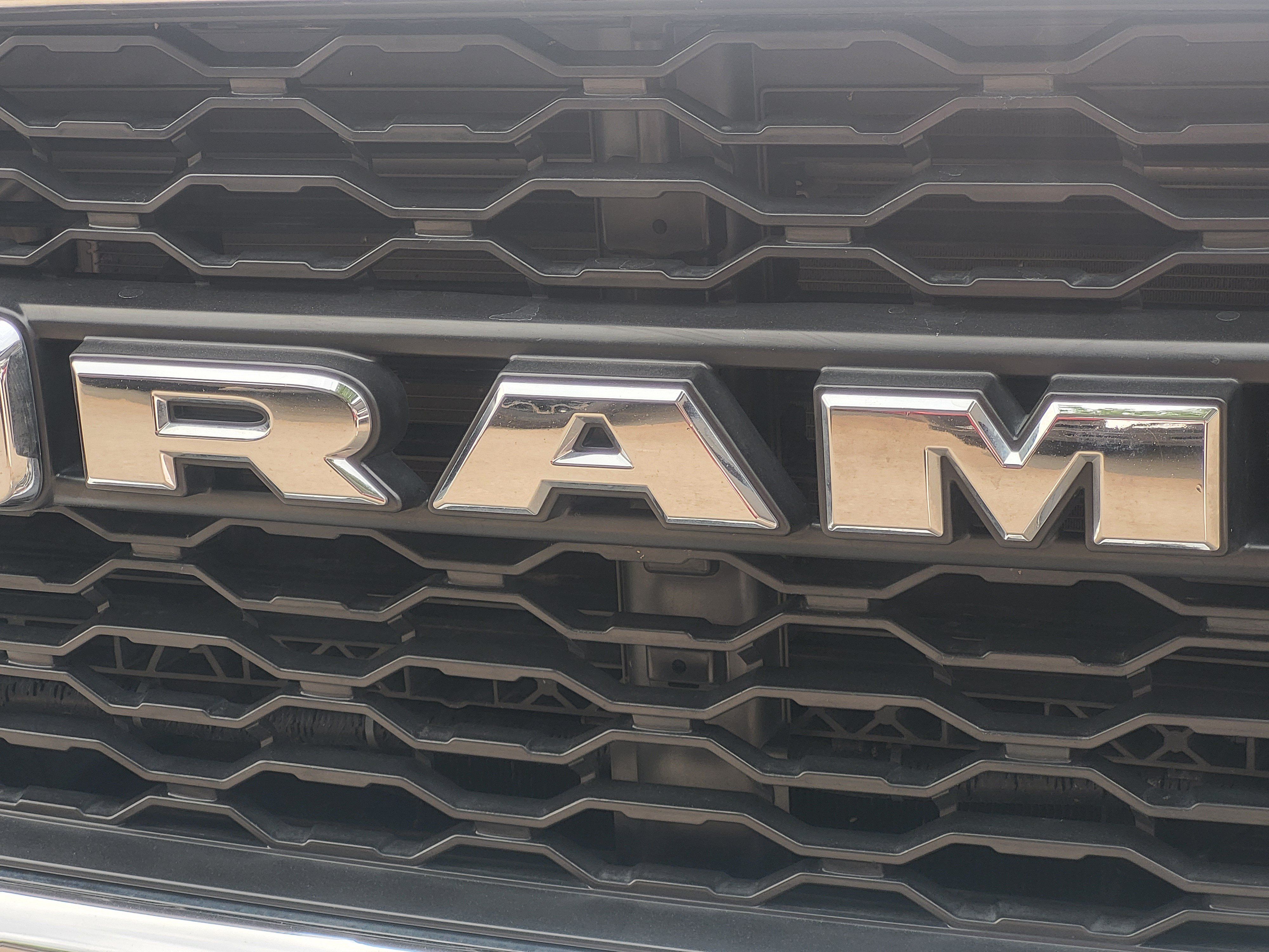 Used 2024 RAM 3500 Tradesman w/ Chrome Appearance Group AWD/4WD image 11