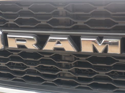 Used 2024 RAM 3500 Tradesman w/ Chrome Appearance Group AWD/4WD image 11