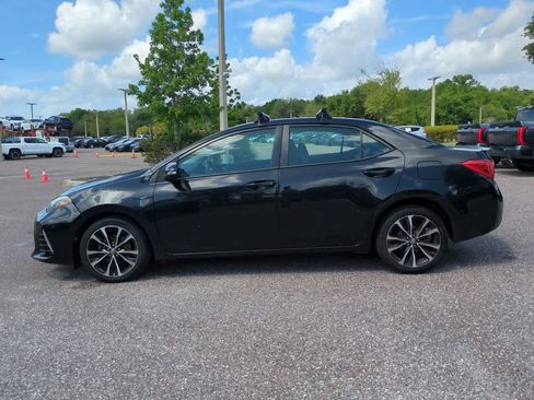 Used 2018 Toyota Corolla SE FWD image 3