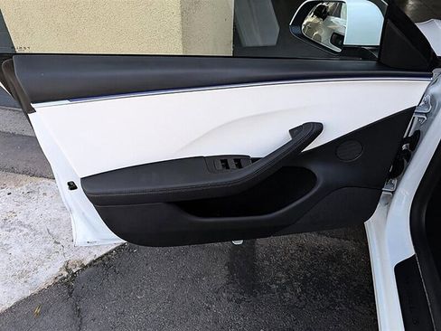 Used 2025 Tesla Model 3 Long Range AWD/4WD image 18
