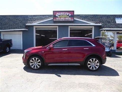 Used 2019 Cadillac XT4 Premium Luxury FWD image 2