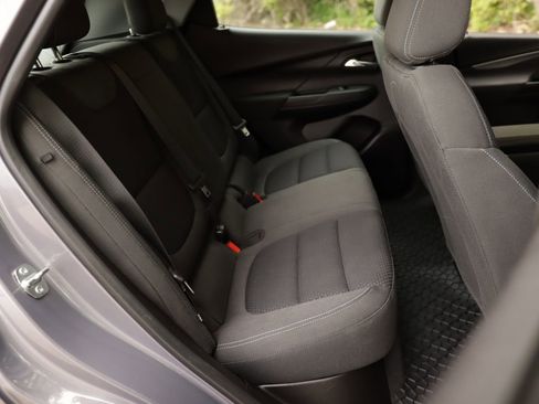 Used 2023 Chevrolet Bolt LT FWD image 27