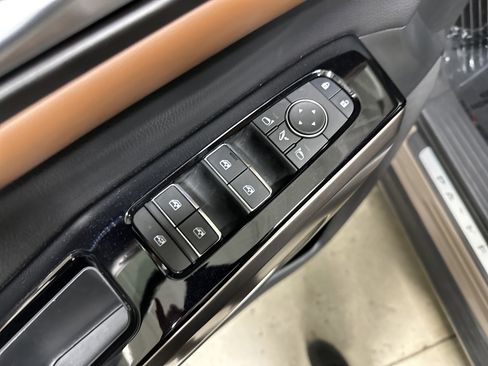 Used 2025 Nissan Pathfinder Platinum w/ Cargo Package AWD/4WD image 15