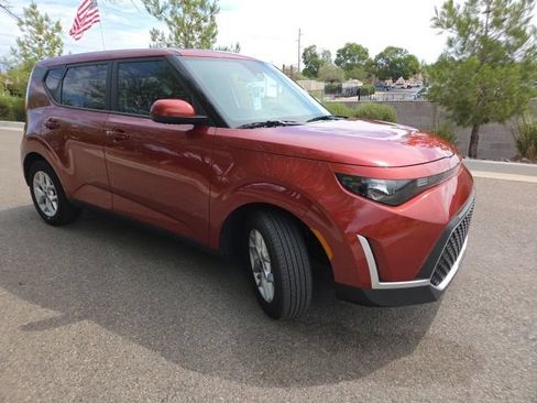 Certified 2025 Kia Soul S FWD image 3