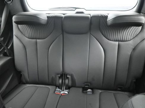 Used 2025 Hyundai Palisade Calligraphy FWD image 12