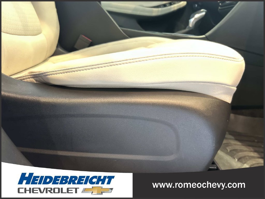 Used 2023 Buick Encore GX Select FWD image 38