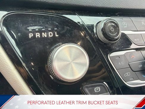 Used 2019 Chrysler Pacifica Touring-L FWD image 10