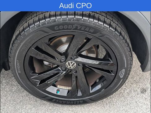 Certified 2023 Volkswagen Tiguan SE R-Line FWD image 22