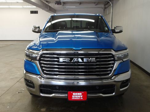 Used 2025 RAM 1500 Laramie AWD/4WD image 4