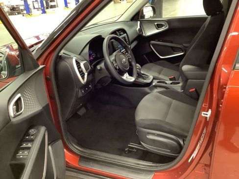 Used 2020 Kia Soul LX FWD image 10