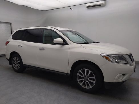 Used 2014 Nissan Pathfinder S image 11