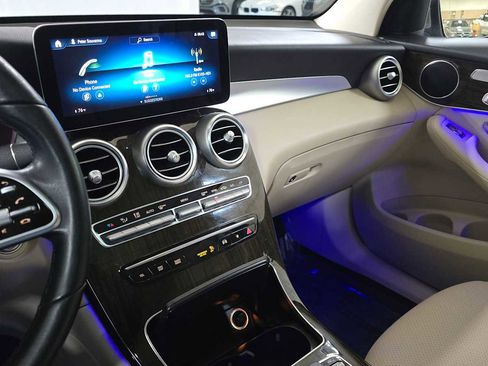 Used 2020 Mercedes-Benz GLC 300 4MATIC image 34