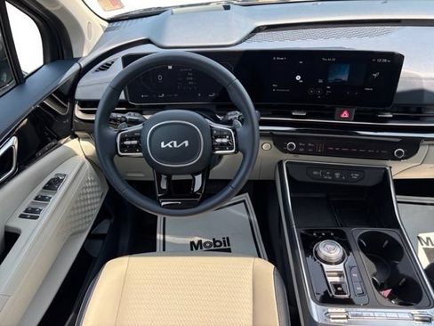 Certified 2025 Kia Carnival SX Prestige FWD image 14