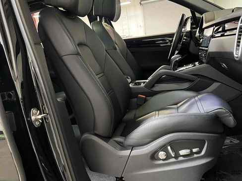 Used 2019 Porsche Cayenne S image 26