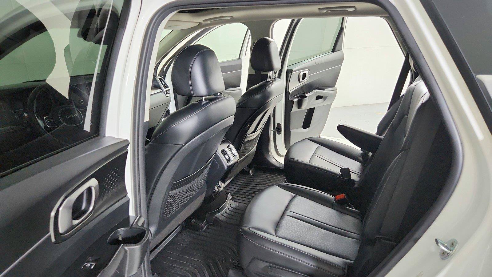 Used 2022 Kia Sorento EX w/ Panoramic Sunroof Package AWD/4WD image 24