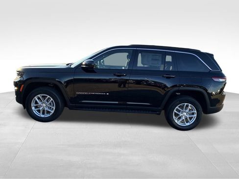 New 2025 Jeep Grand Cherokee Laredo X w/ Luxury Tech Group I image 2
