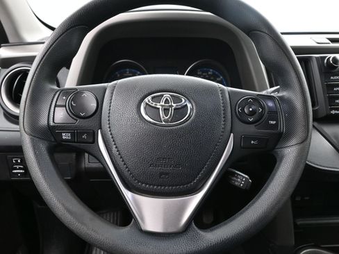 Used 2017 Toyota RAV4 LE image 13